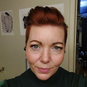 Meet your Posher, April lynn